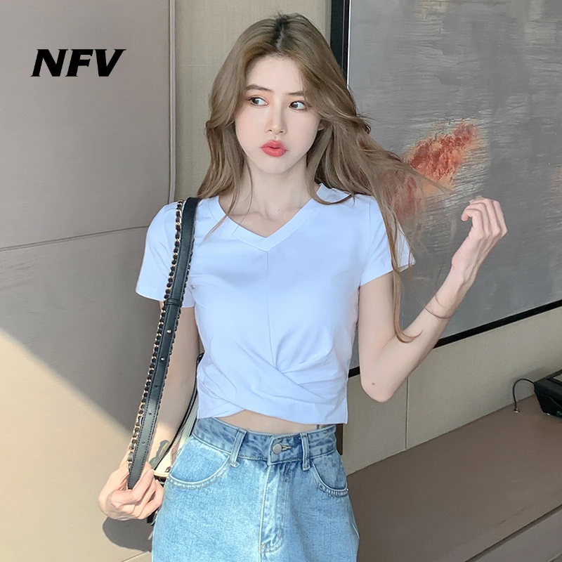 NFV白色短款上衣女短袖v领小个子露脐高腰小众设计感t恤夏季棉质