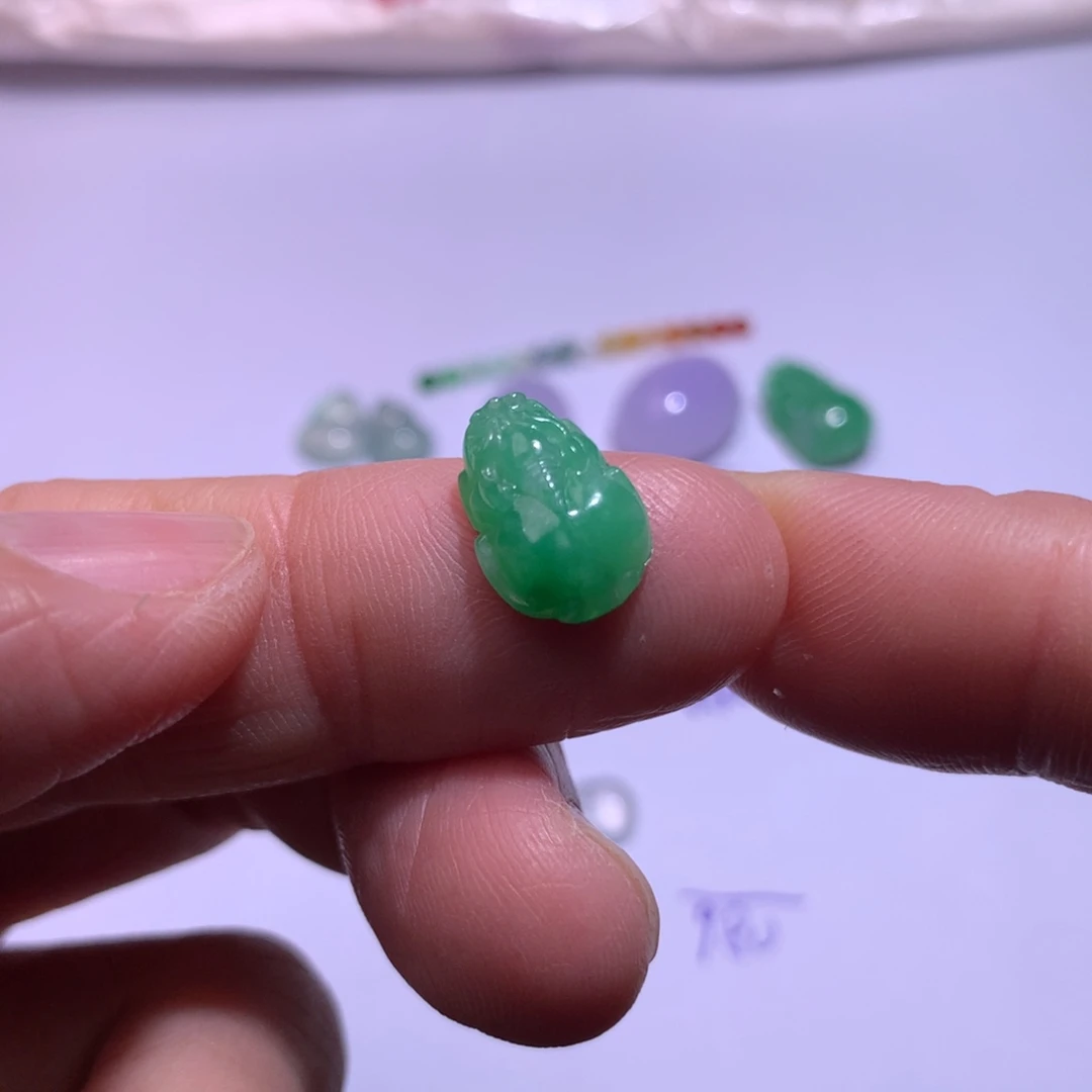 颈饰未镶嵌翡翠貔貅