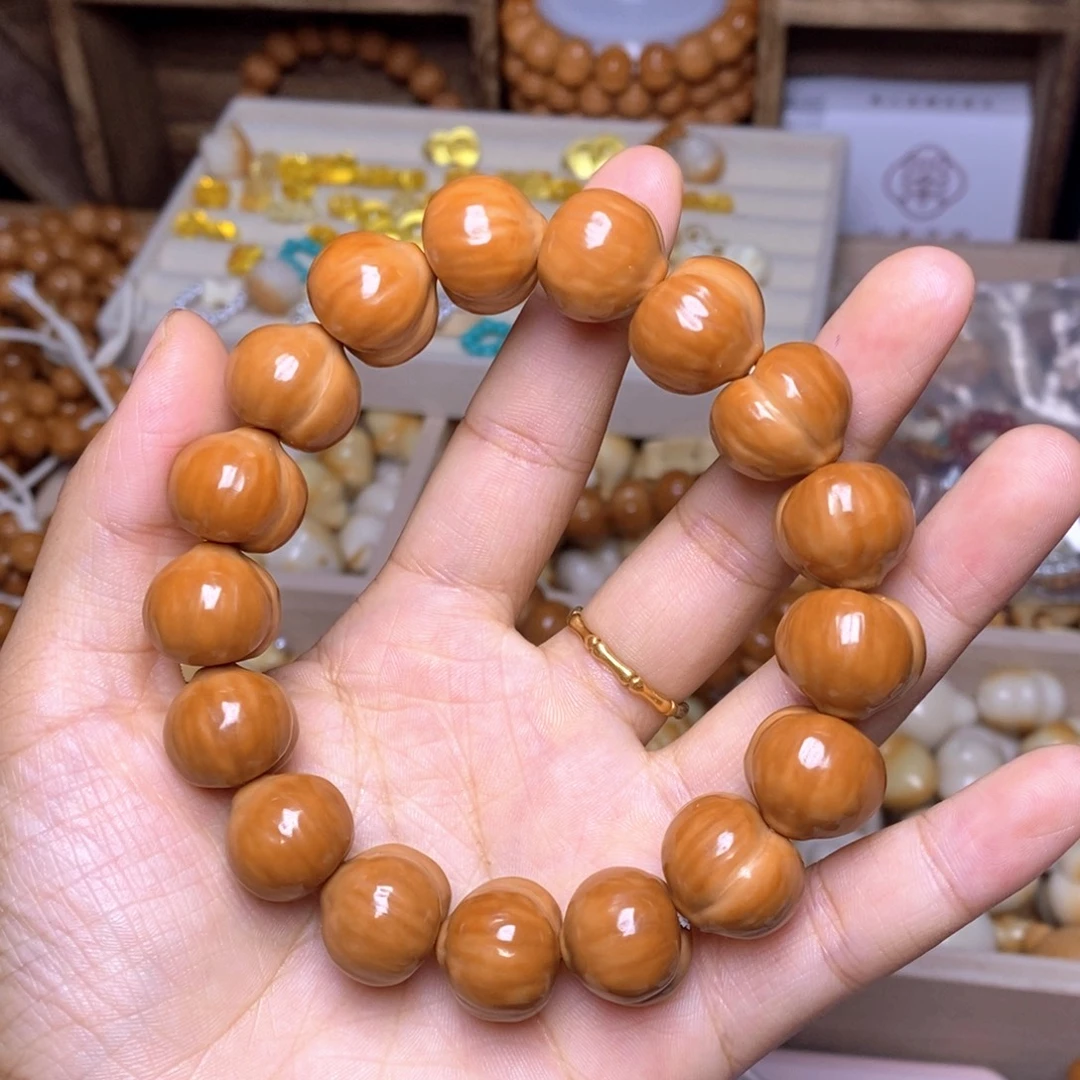 财***到吊坠猴头核桃屁桃手串
