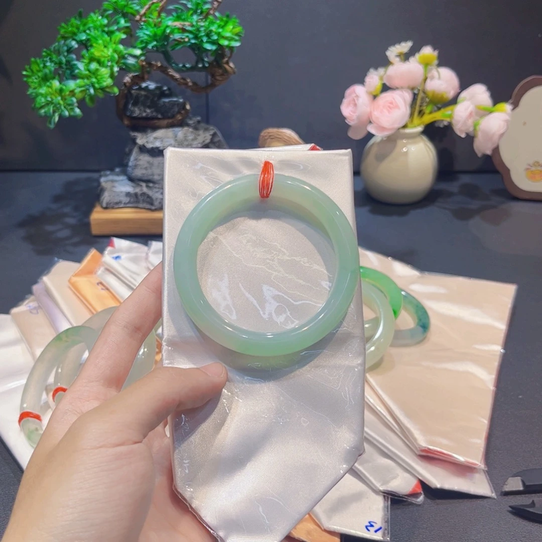 翡翠手镯未镶嵌翡翠手镯54圈口