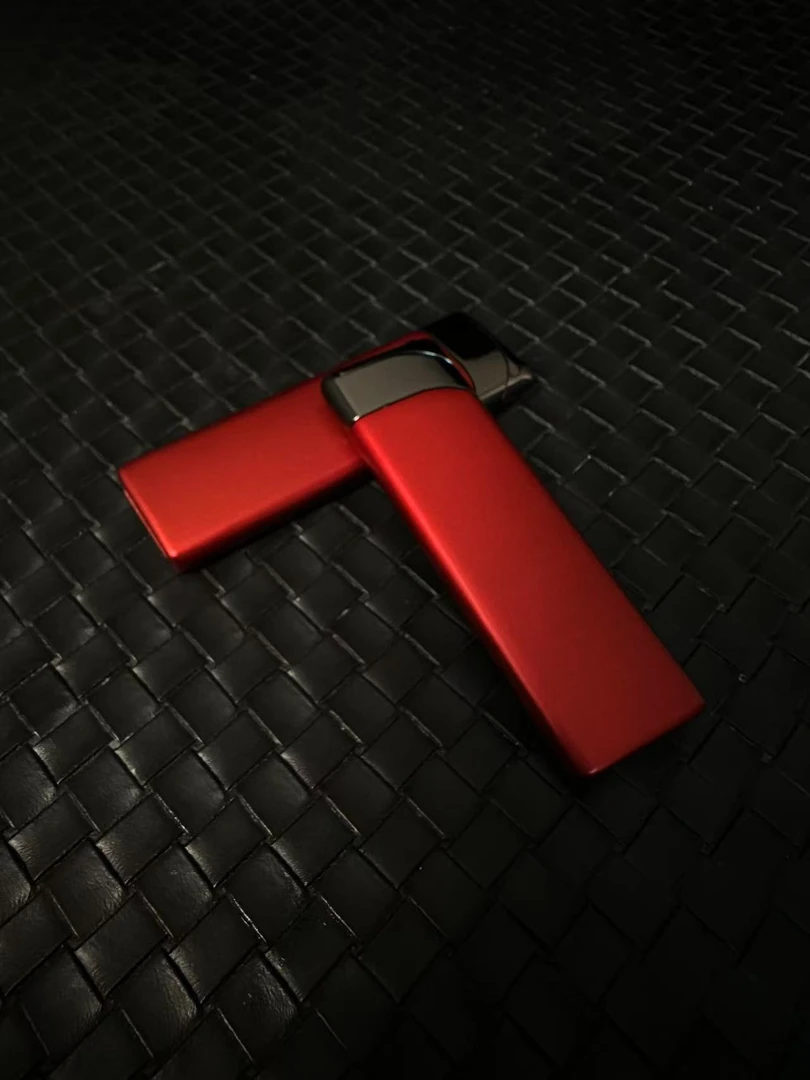 5212-红色超薄防风直冲充气打火机