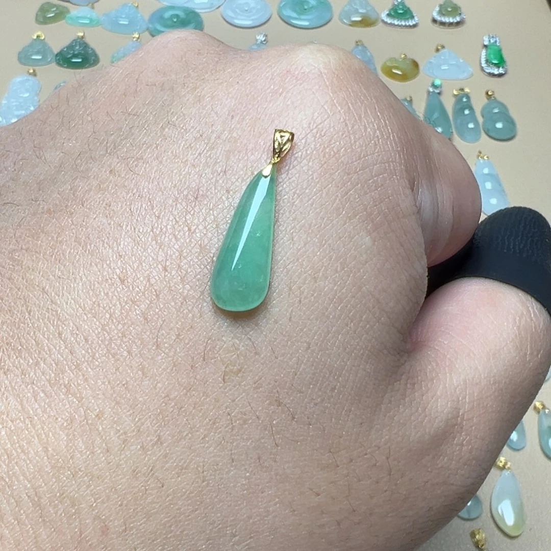 翡翠颈饰18K金镶嵌福瓜