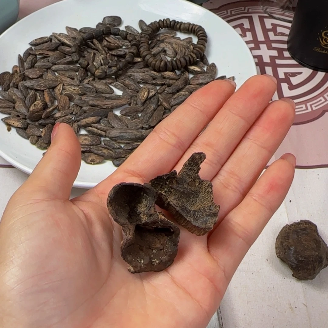 日***月楠木港香+海南小包4.9g