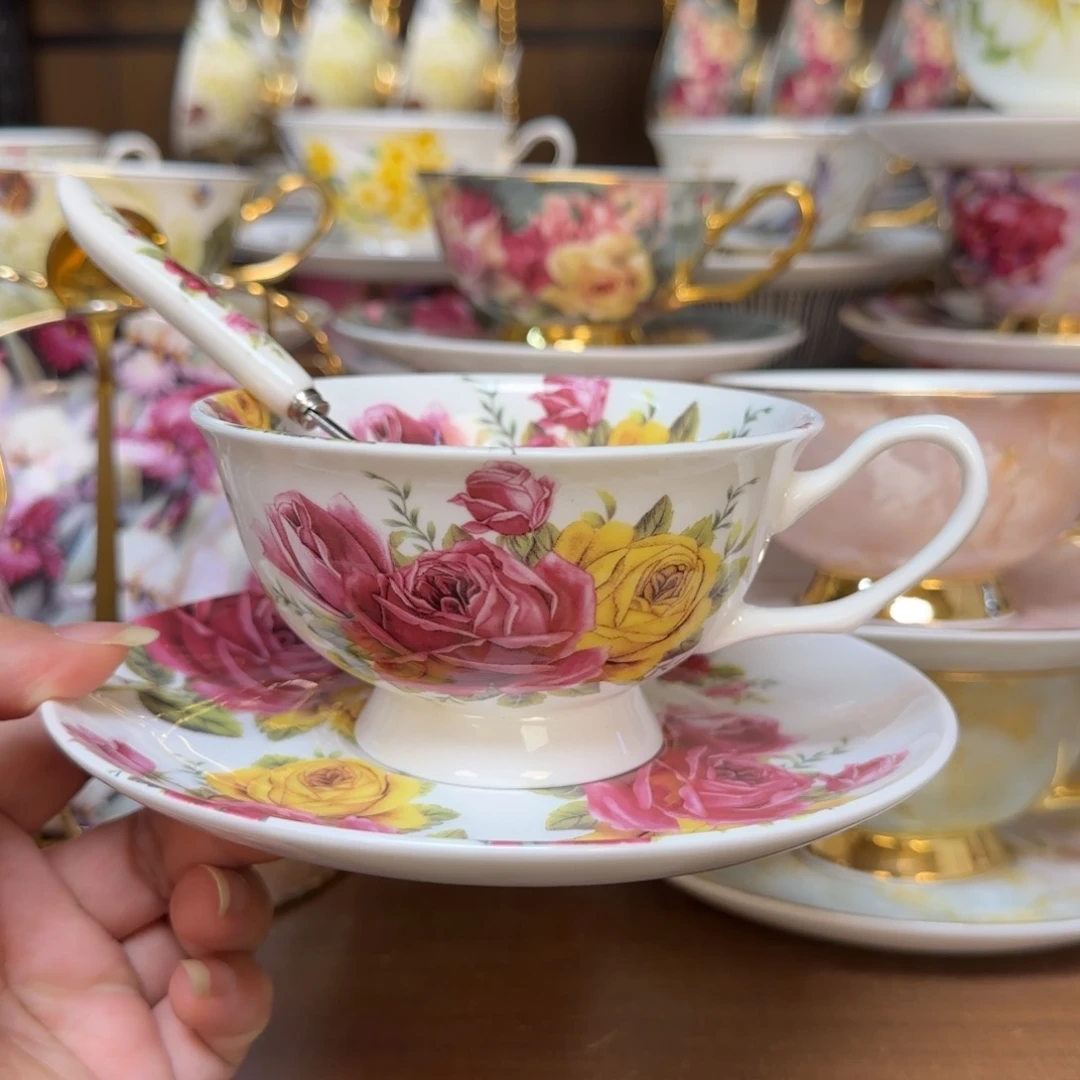 45%以上骨粉骨瓷繁华一杯一碟一勺快递装（拍两套送杯架）