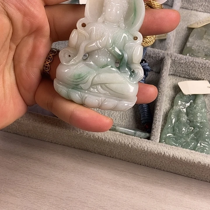 吊坠(赠链)未镶嵌翡翠111231