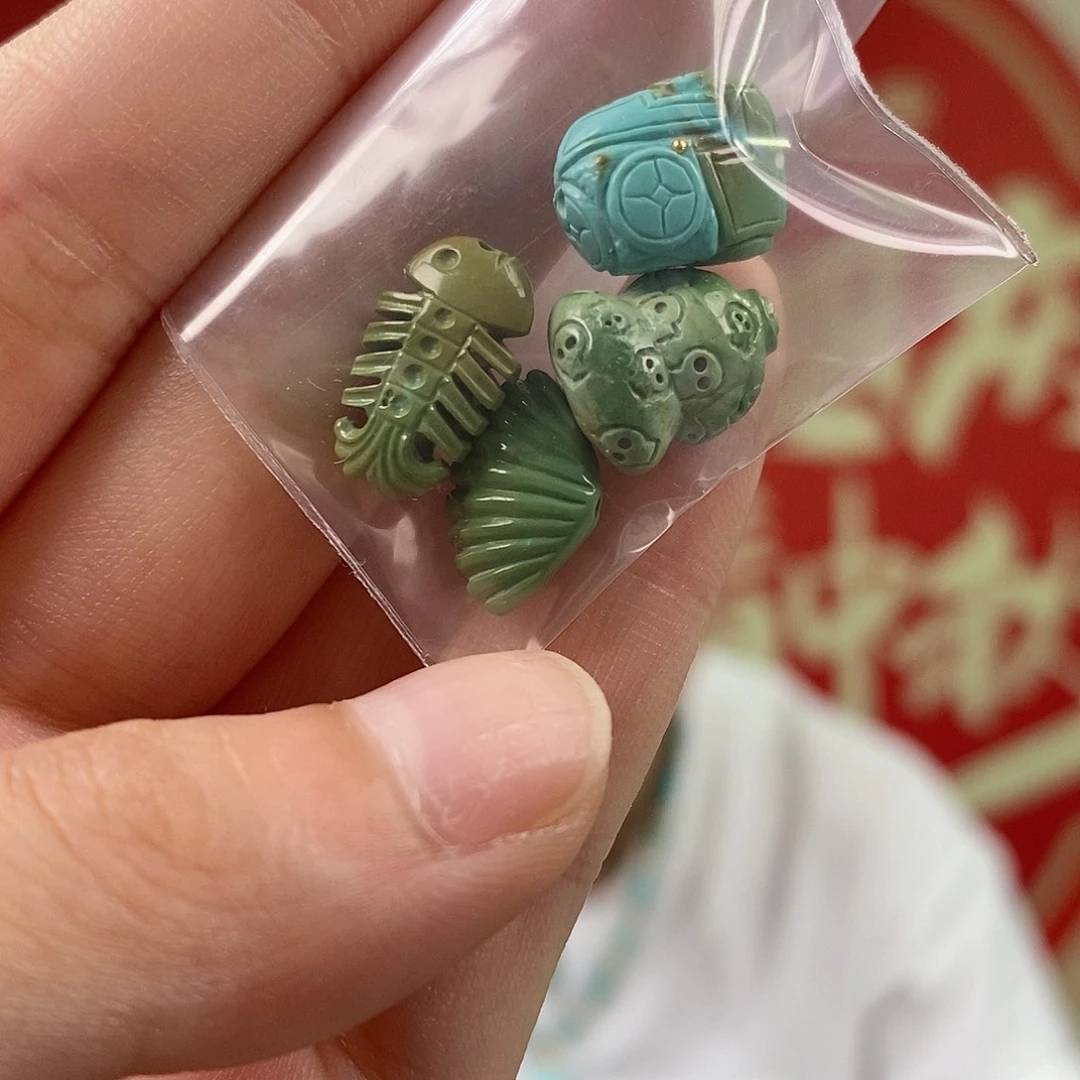 绿松石未镶嵌珠宝奇石