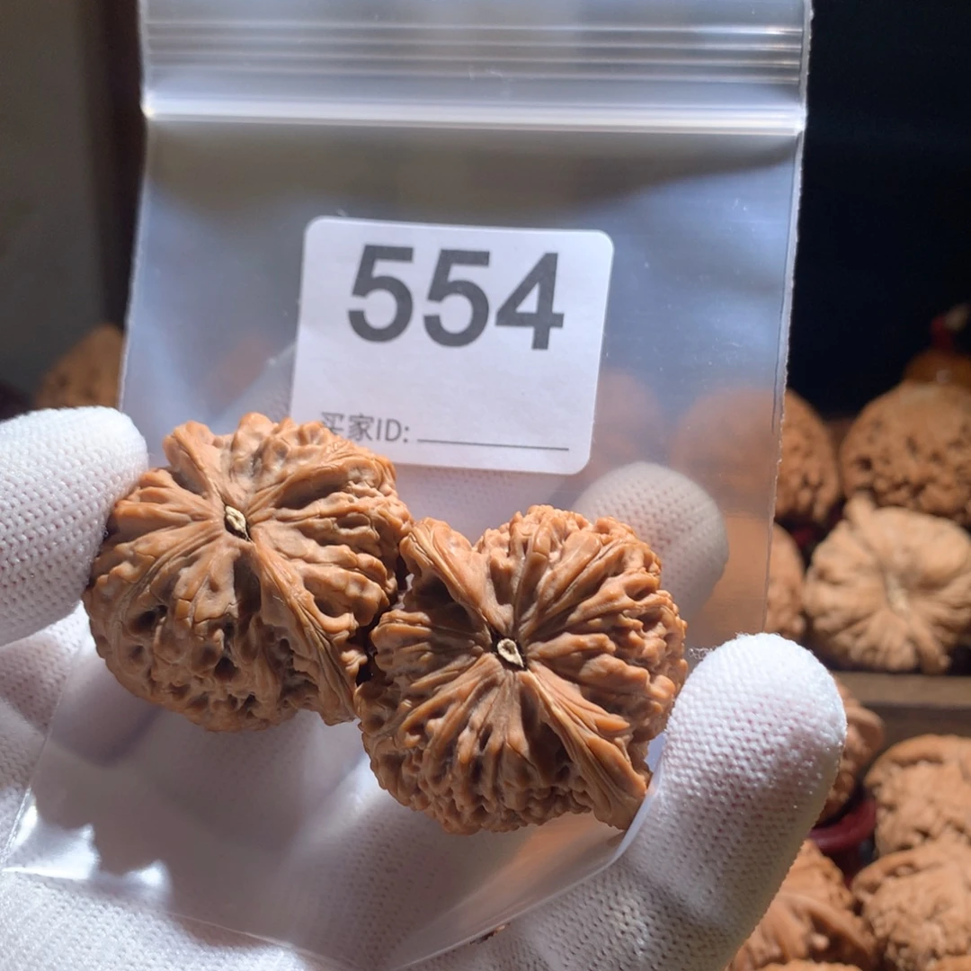 润***理桃核把件39尺，密文狮子头，打底影响二次销售，不退不换