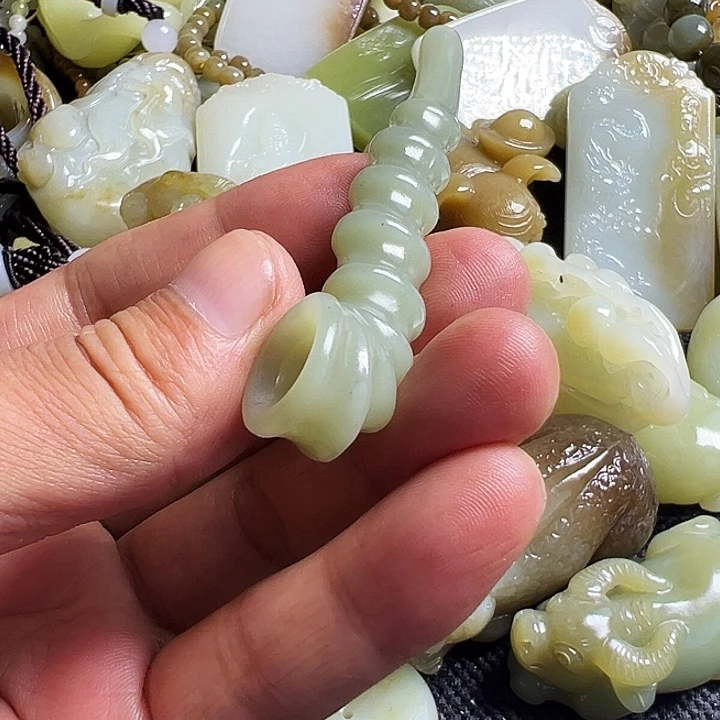 用***3定制和田玉未镶嵌定制和田玉烟嘴手工雕刻