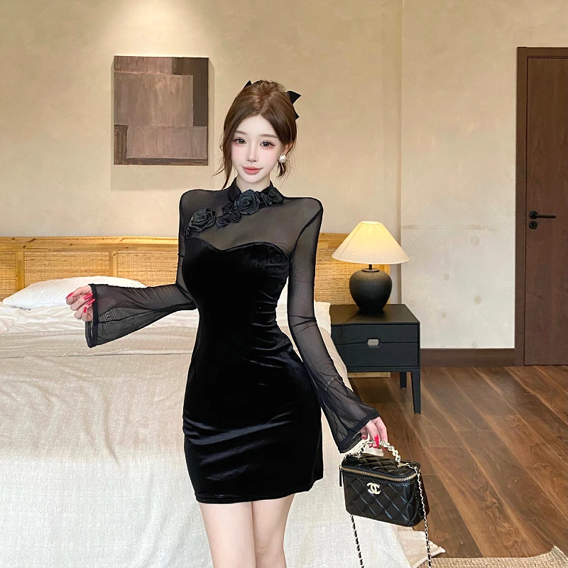 新中式改良旗袍法式纯欲秋季小众复古气质性感立体花朵包臀连衣裙