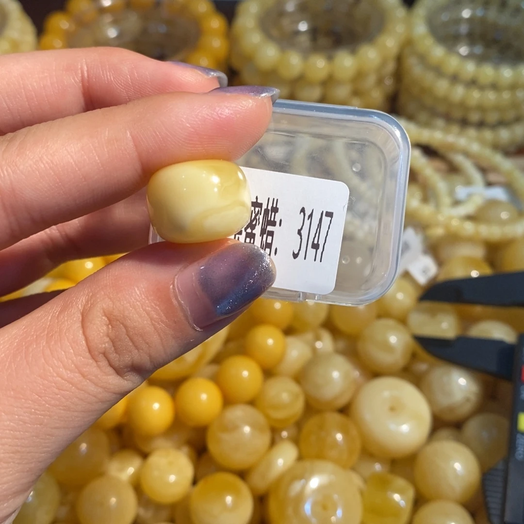 琥珀未镶嵌珠宝奇石3147