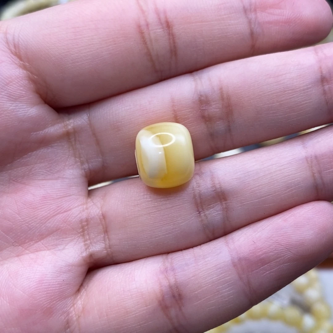 蜜蜡未镶嵌珠宝奇石12.5*10.8