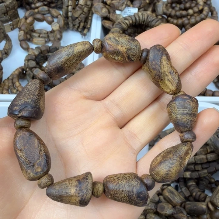 沉香手串沉香绿奇楠树丁留疤单圈