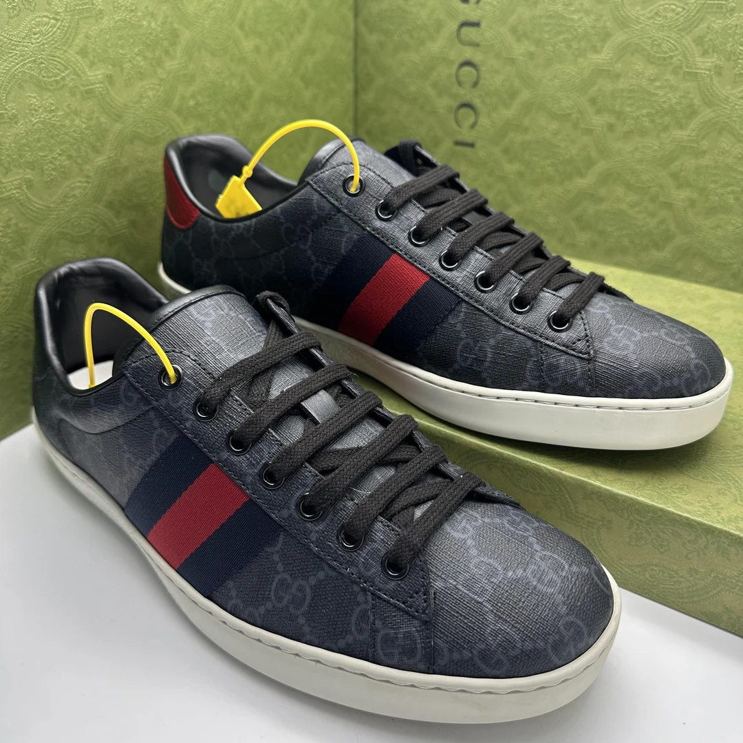 95新 GUCCI/古驰 39/43.5欧码/黑色满印老花时尚鸳鸯尾低帮板鞋