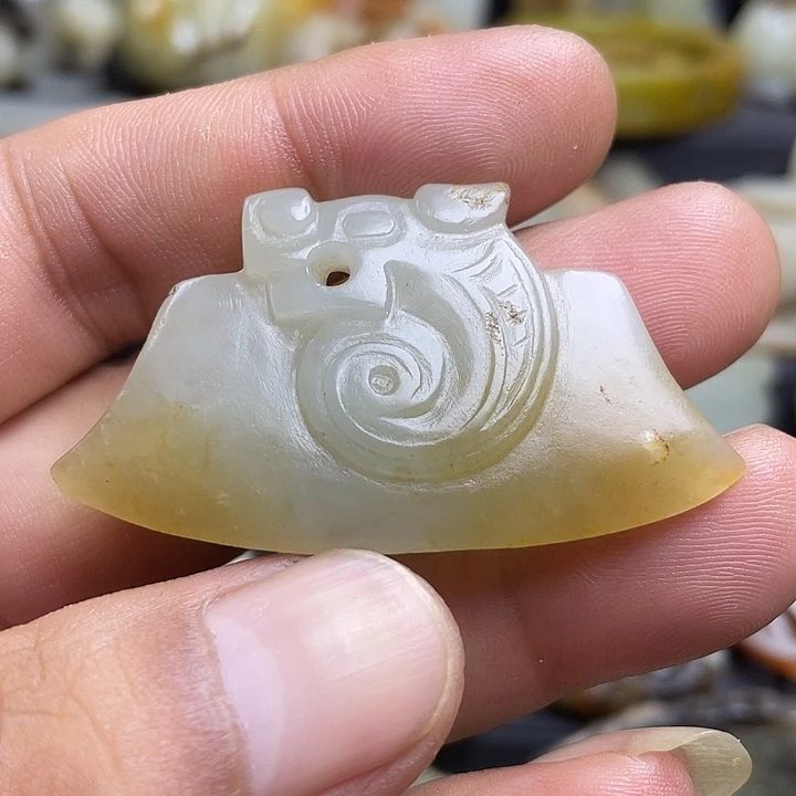 颈饰未镶嵌和田玉