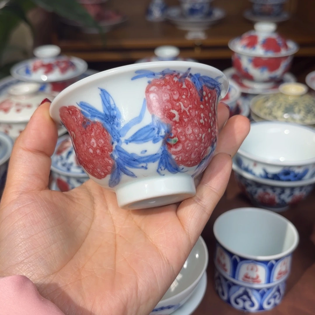 青花釉里红荔枝大压手