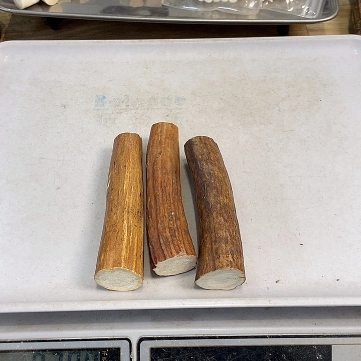 中国大陆鹿角盘玩手把件