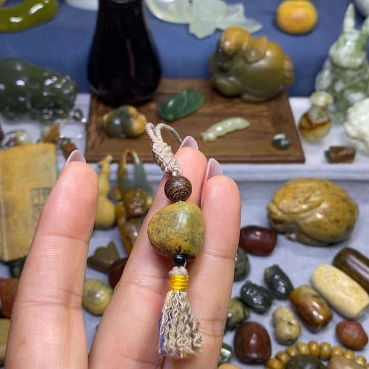 岫岩河磨玉（透闪石质玉）未镶嵌挂件手机链