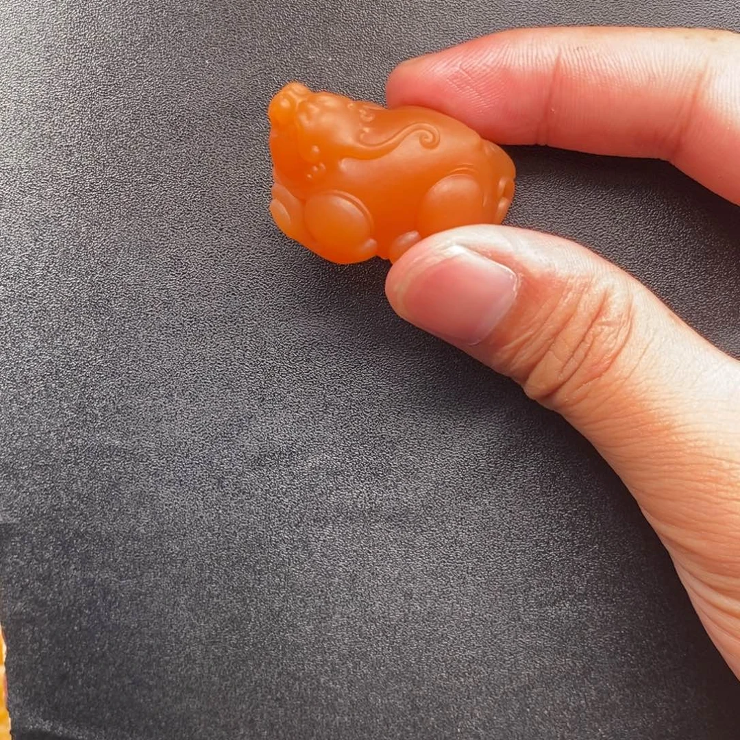 万***游石英质玉未镶嵌颈饰