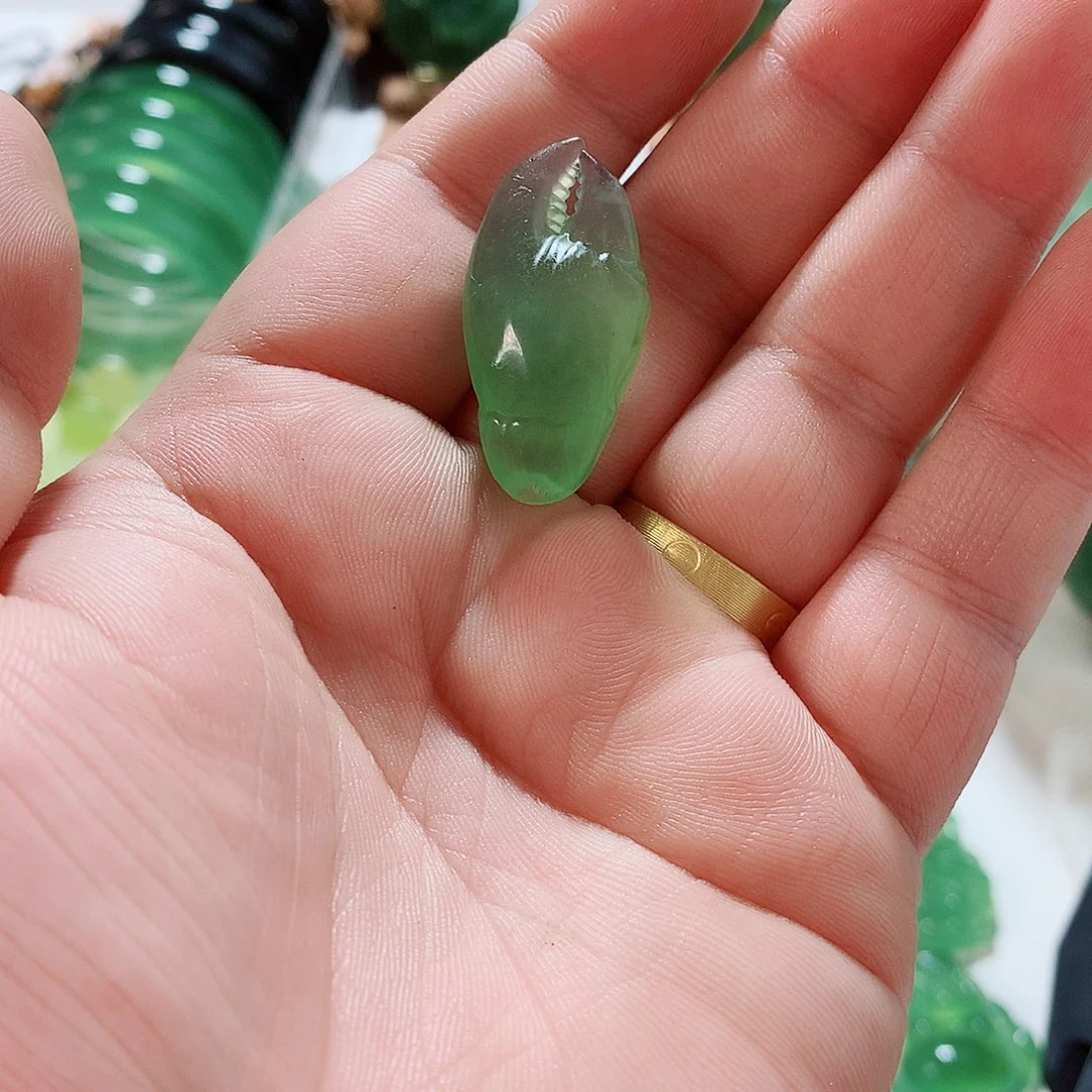 蛇纹石玉未镶嵌挂件