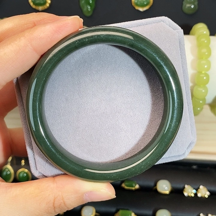 和田玉未镶嵌颈饰圈口54