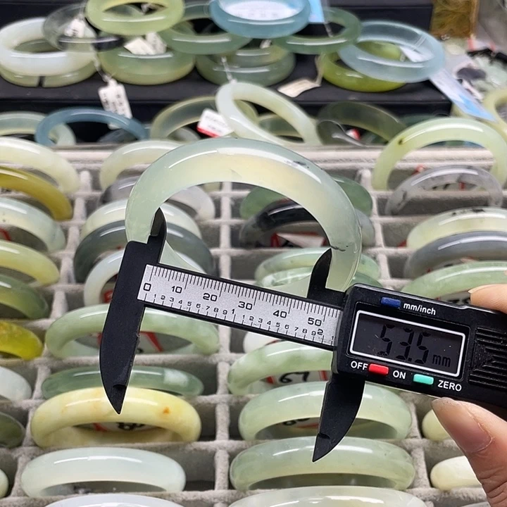 未镶嵌蛇纹石玉手镯61