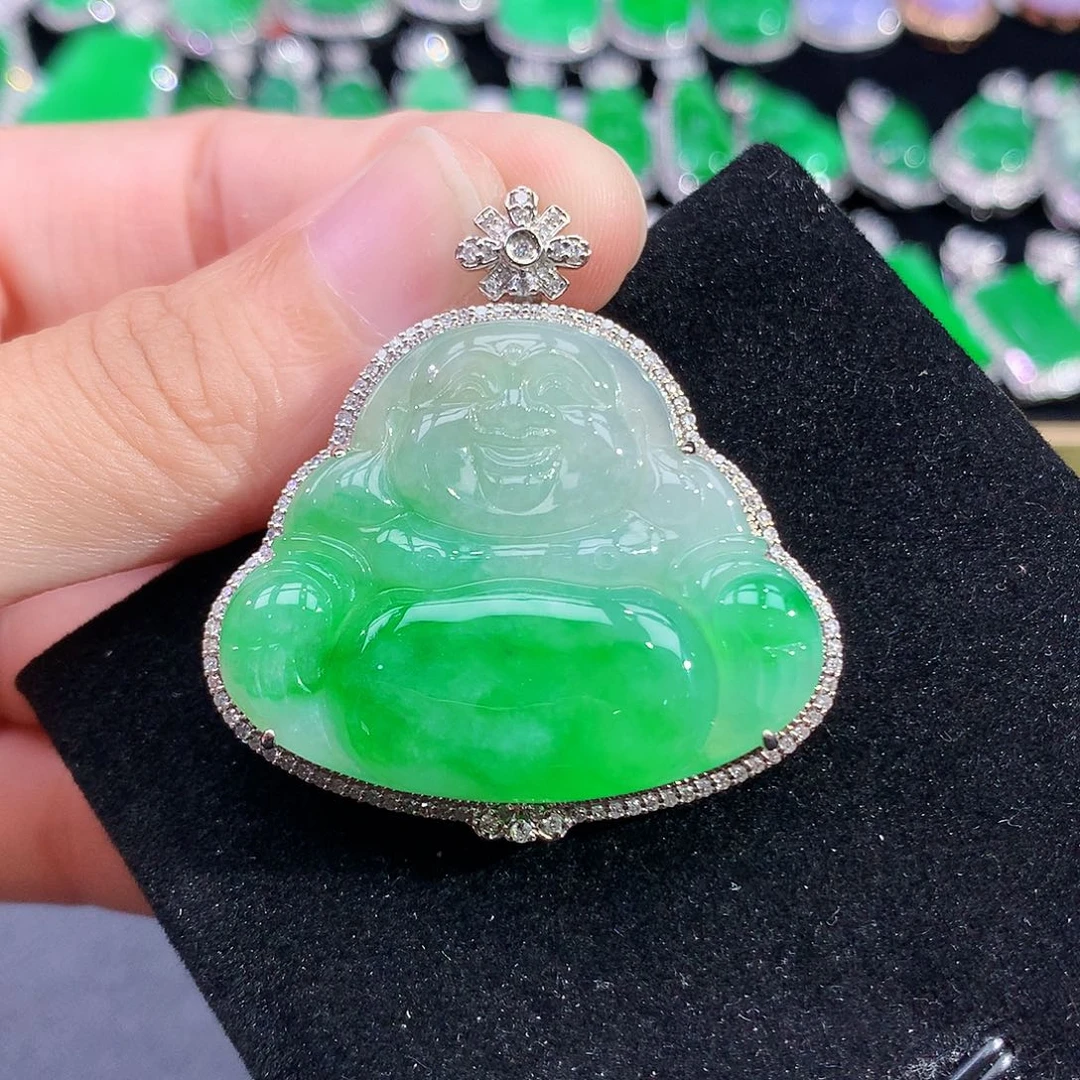 翡翠18K金镶嵌颈饰