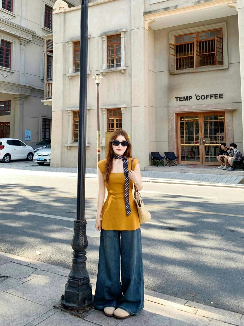 五一出游休闲套装女时尚简约洋气上衣百搭修身显瘦牛仔裤套装女