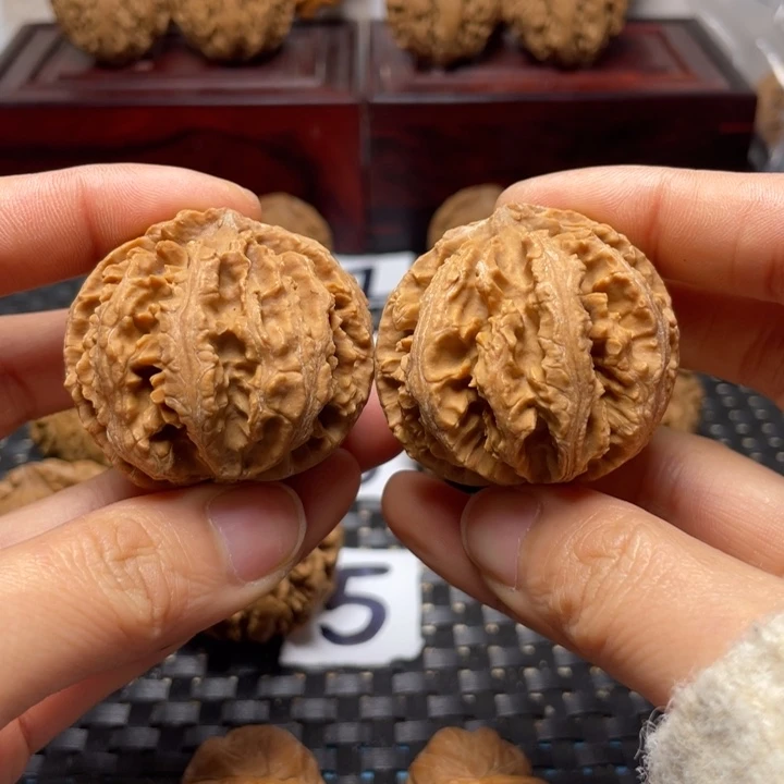 文玩核桃吊坠秦岭核桃