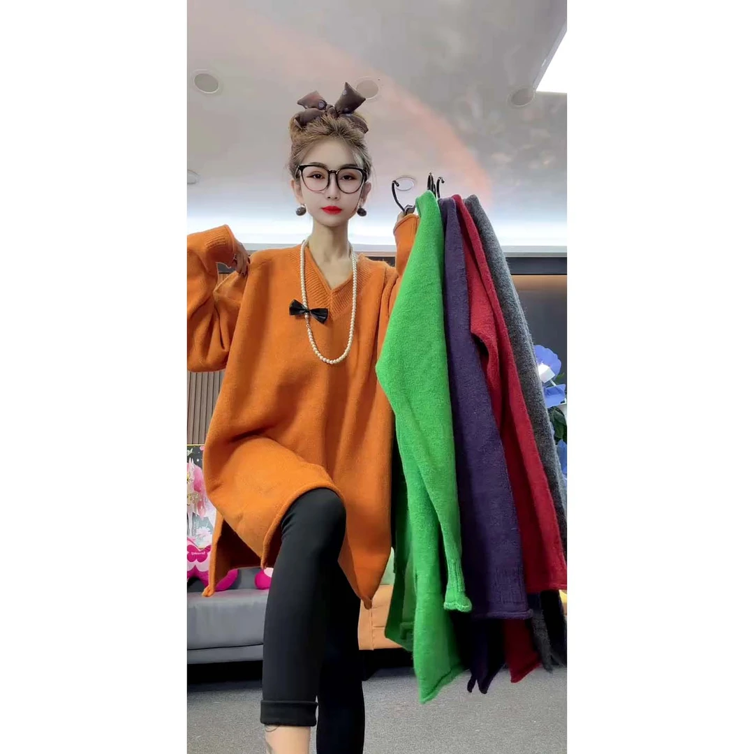 2025冬季新款时尚宽松百搭慵懒风V领纯色长袖毛衣