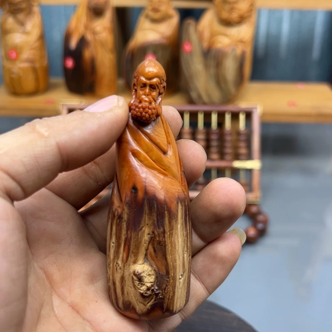 楼***上木崖柏木摆件手把件