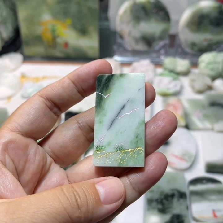 独山玉未镶嵌颈饰