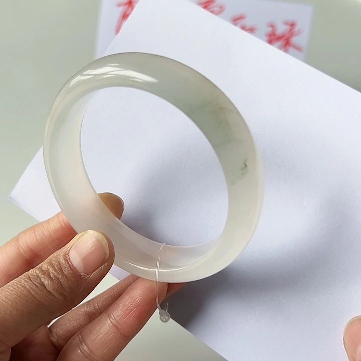 【闪购商品】石英质玉手镯未镶嵌