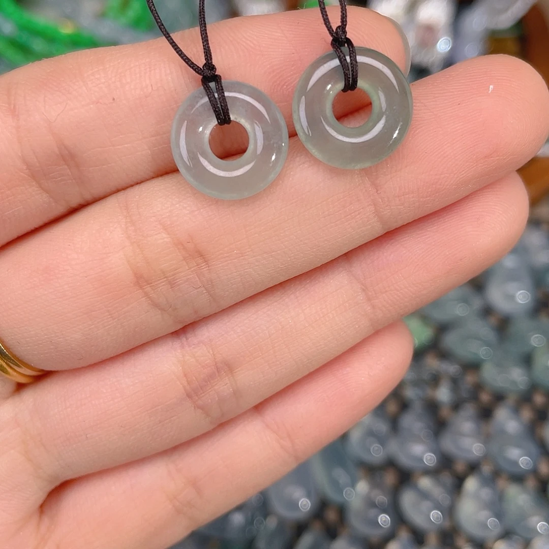 翡翠未镶嵌颈饰天然缅甸A货翡翠