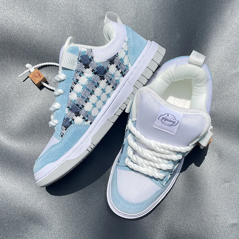 新款男鞋学生潮鞋休闲风耐磨板鞋浅蓝色面包鞋渐变个性流浪丹宁风