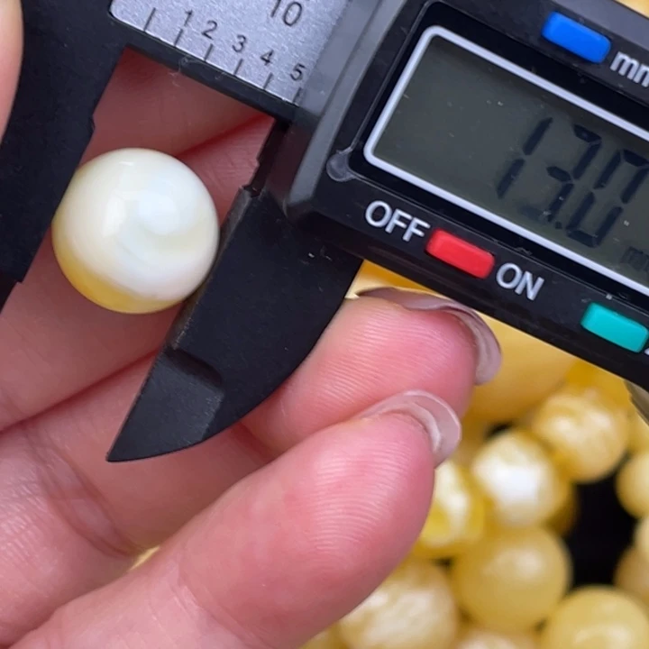 蜜蜡未镶嵌裸石微瑕228