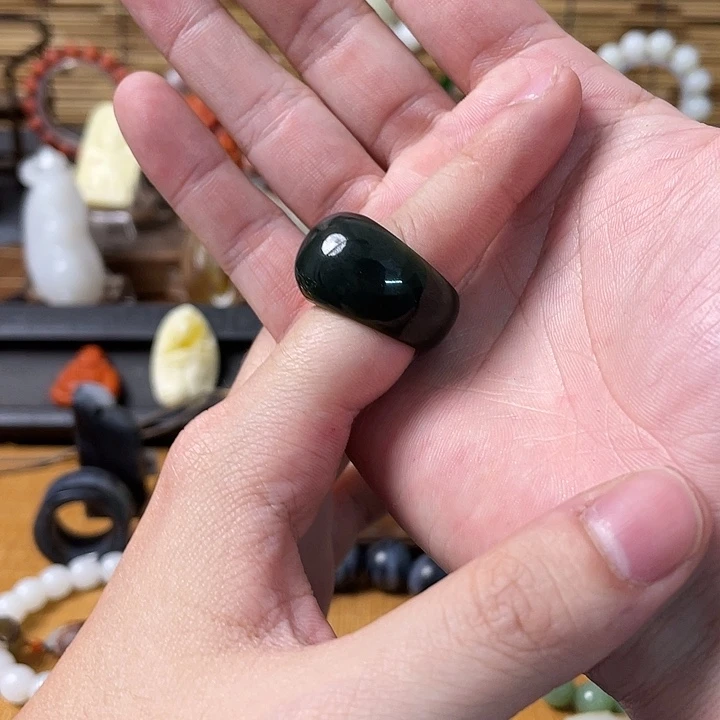 颈饰未镶嵌和田玉吊坠p