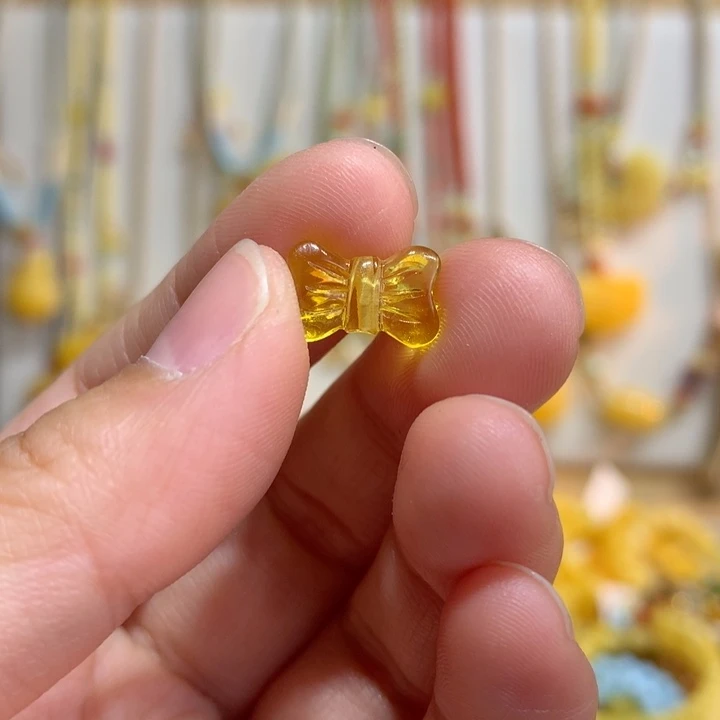 蜜蜡未镶嵌裸石配饰