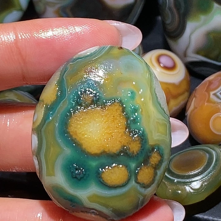 玛瑙/玉髓未镶嵌珠宝奇石55