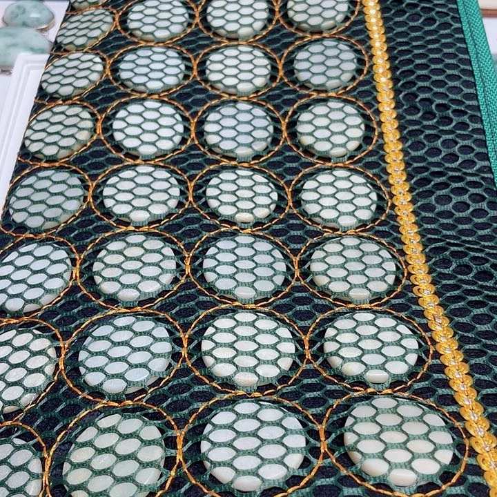 S***R蛇纹石玉未镶嵌坐垫