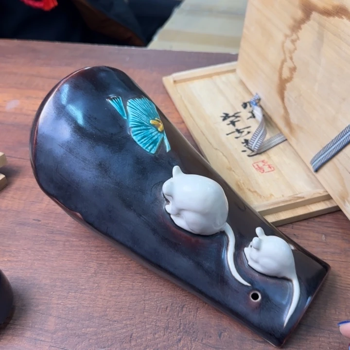 一个陶瓷物件哈哈哈哈
