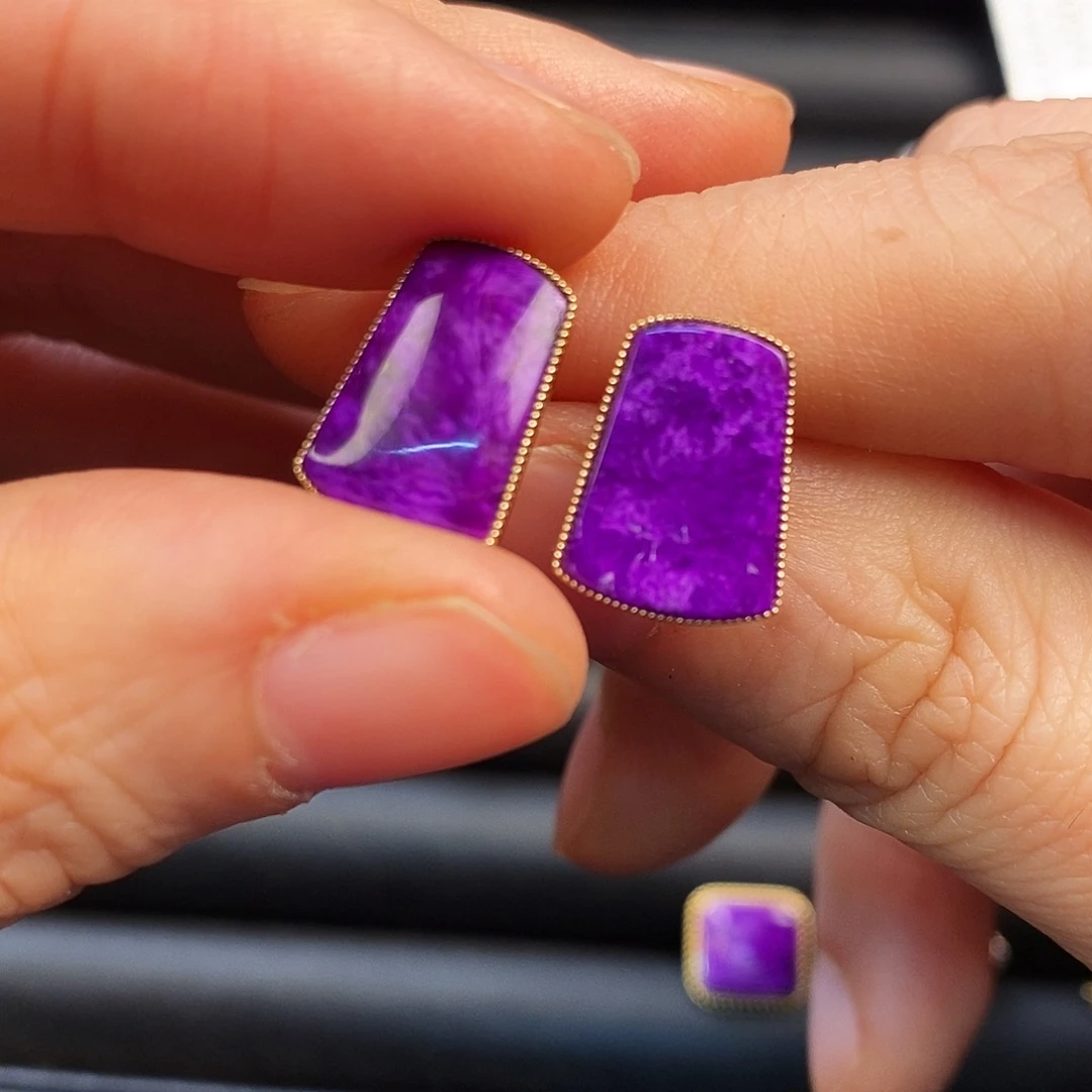 苏纪石（舒俱来）18K金镶嵌耳饰