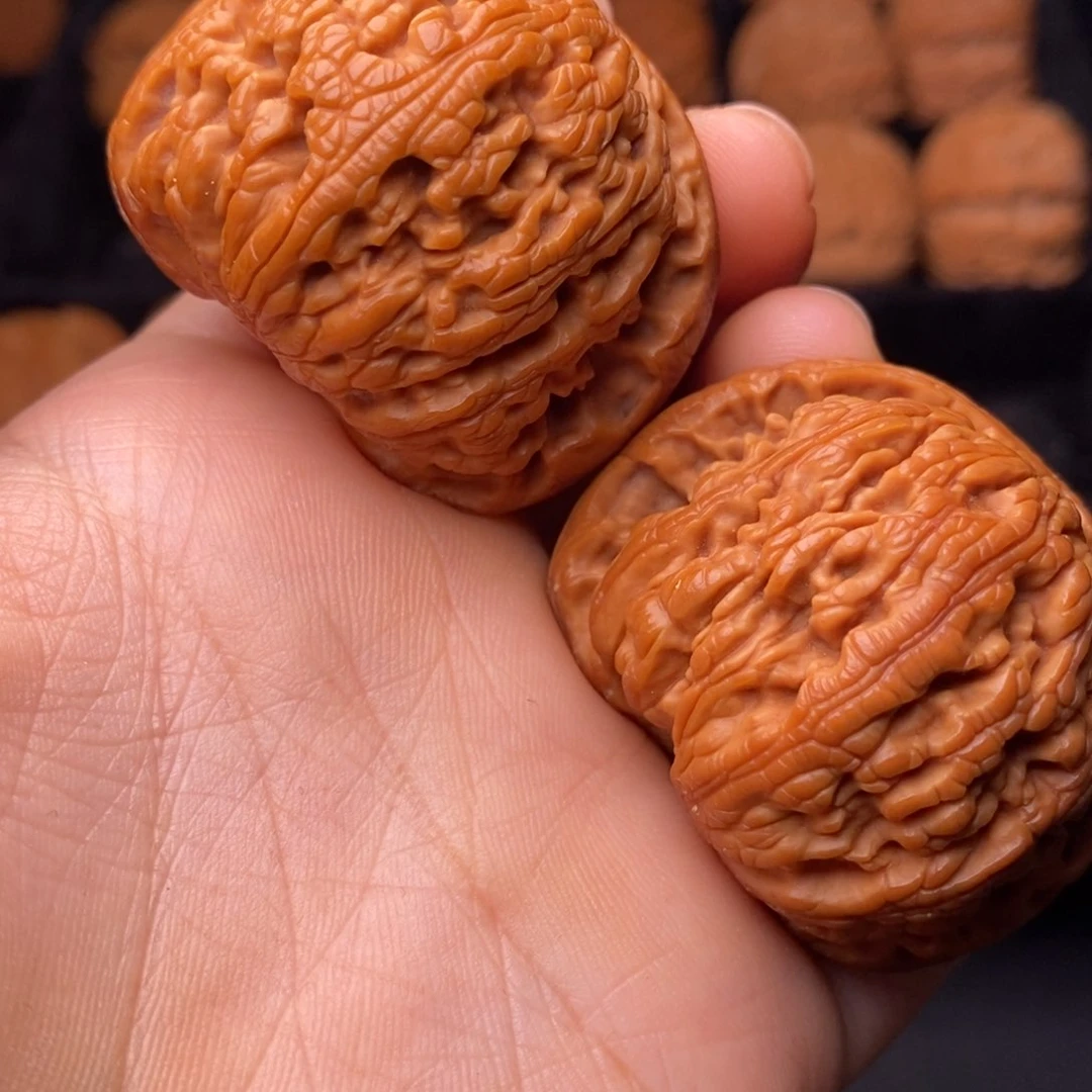 文玩核桃把件秦岭野生核桃