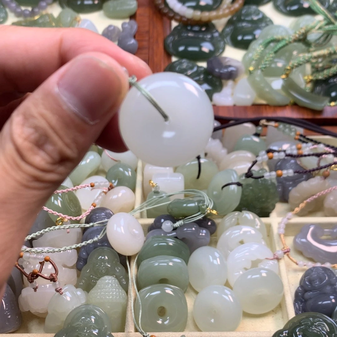 【闪购商品】和田玉未镶嵌颈饰?