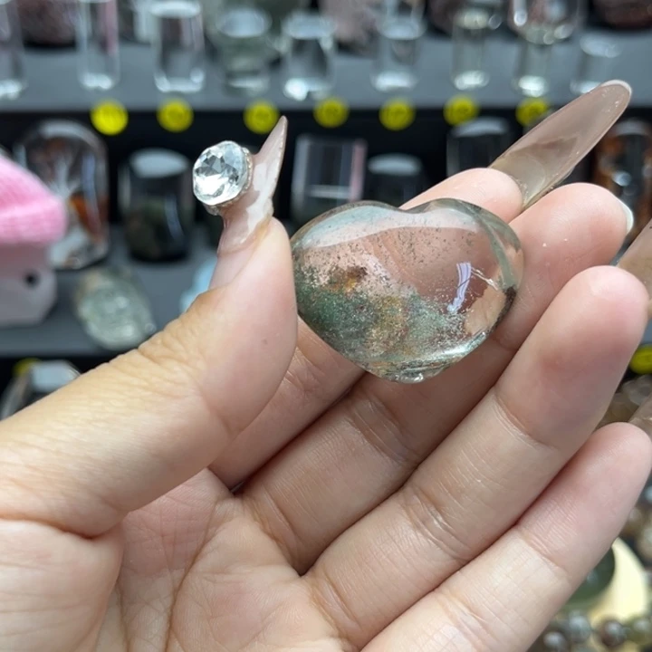 未镶嵌吊坠(赠链)水晶