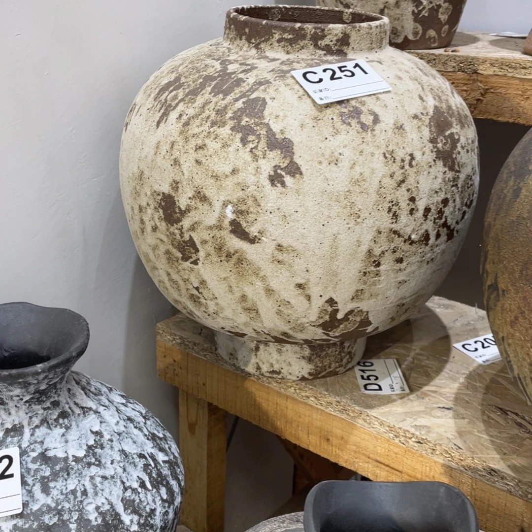 白泥花瓶景德镇陶瓷艺术研究院