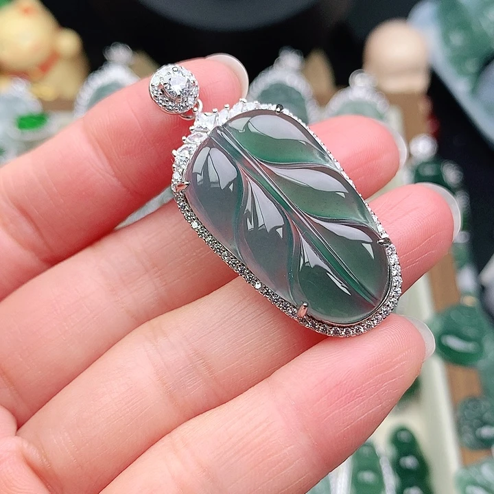 颈饰银S925镶嵌翡翠玉*珑吊坠