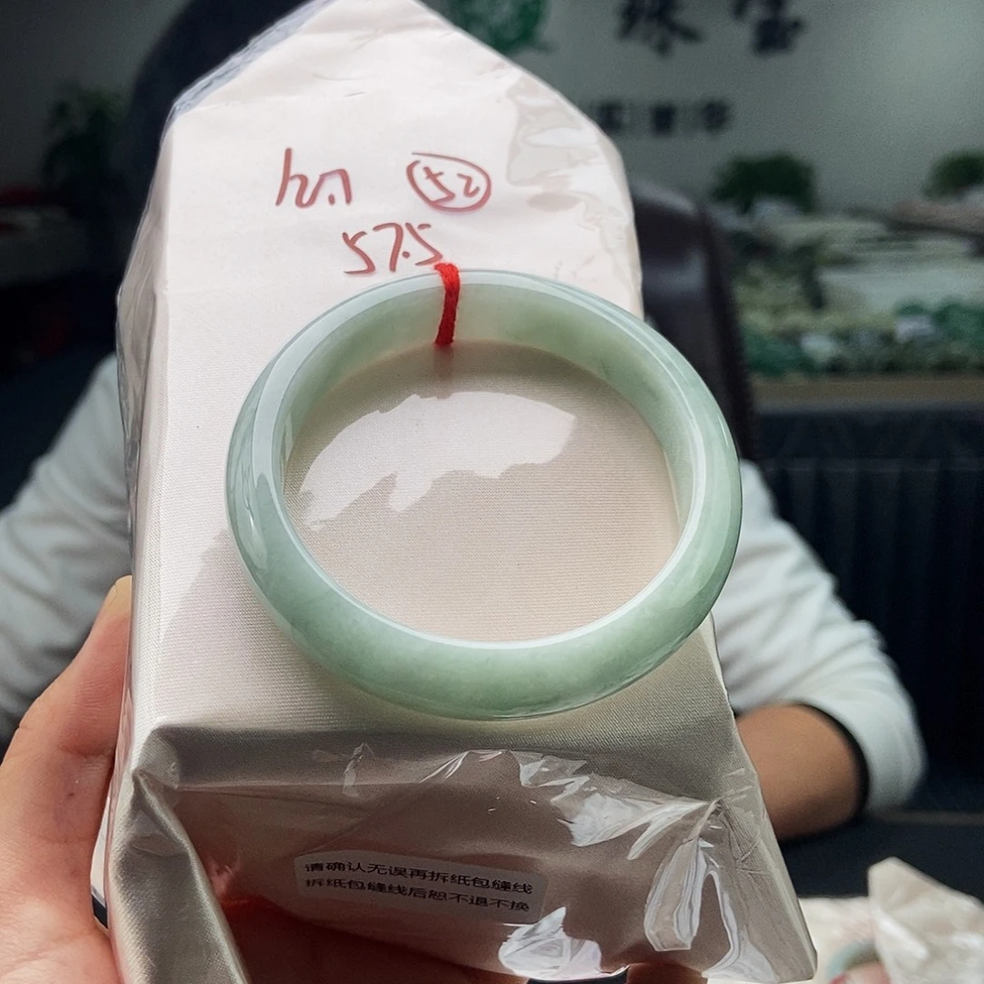 翡翠未镶嵌手镯颜色多样性发拍一发一