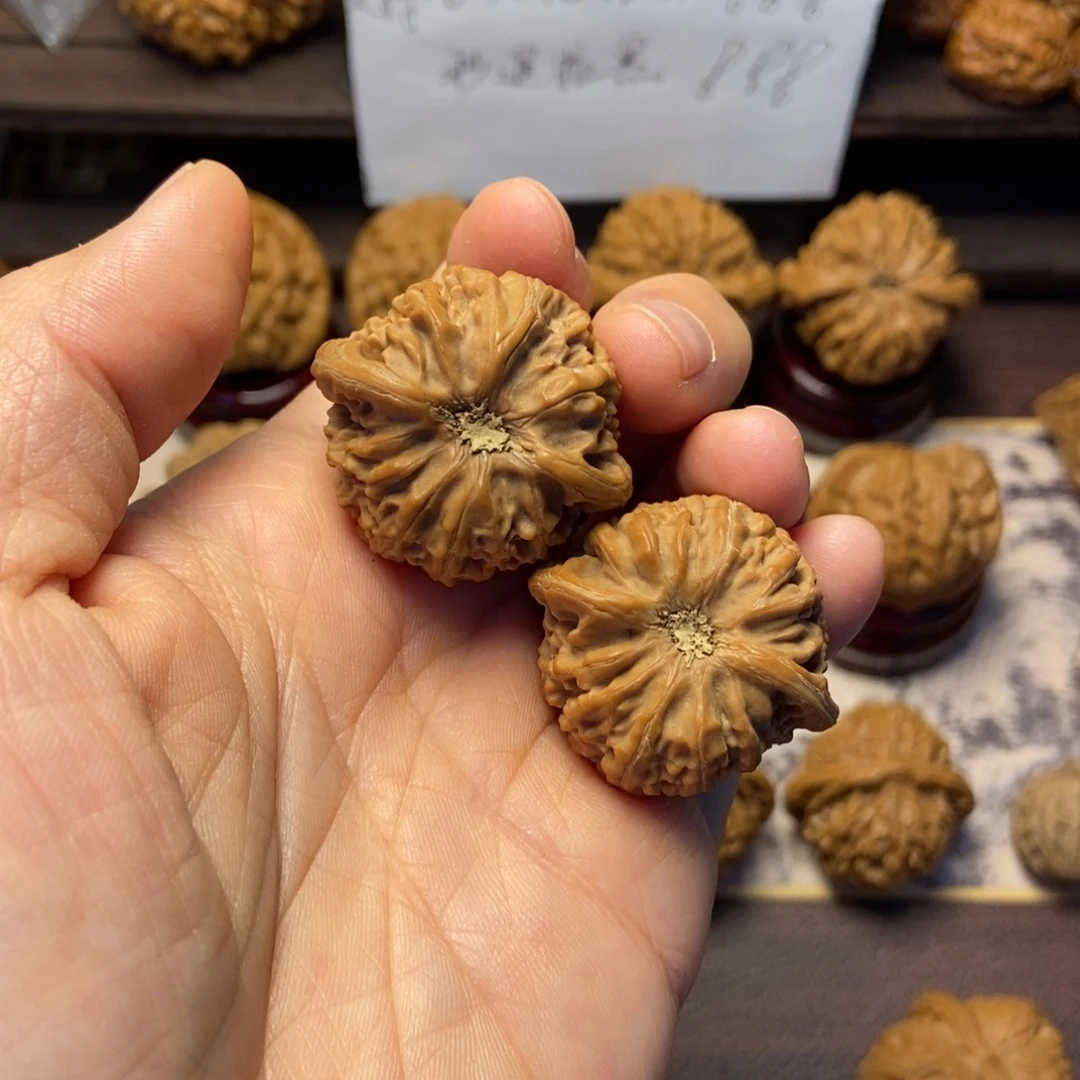 文玩核桃把件全品凹底宫灯34