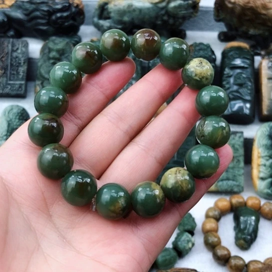 手串未镶嵌岫岩河磨玉（透闪石质玉）高****Y