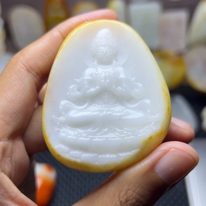 和田玉未镶嵌颈饰